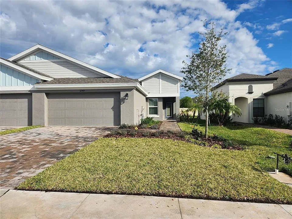 12533 Oak Hill Way