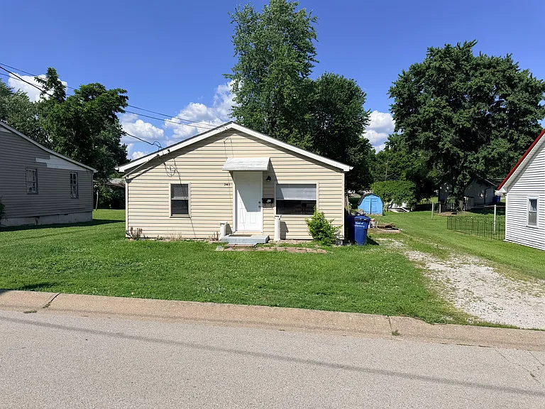 241 Kahl Ct — Photo 1