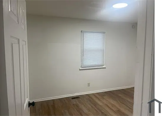 2319 N Parker Ave — Photo 11