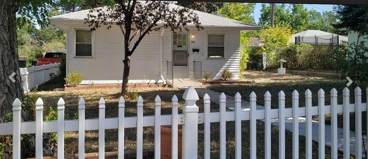 2 bed, 865 sqft, $2,050 — Photo 1