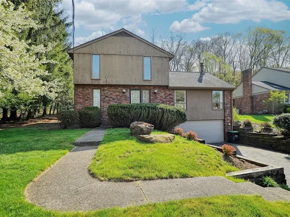 9008 Meadow Oaks Dr, Allison Park, PA 15101