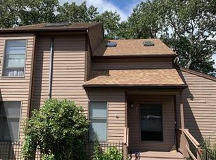 203 Shiny Mountain Ct, Greentown, PA 18426