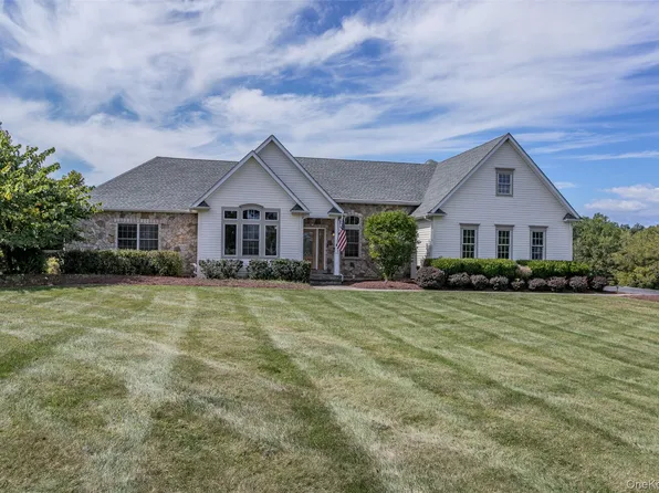 94 Prices Switch Road, Warwick, NY 10990
