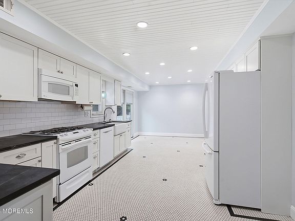 4th image of 126 Linnea Lane