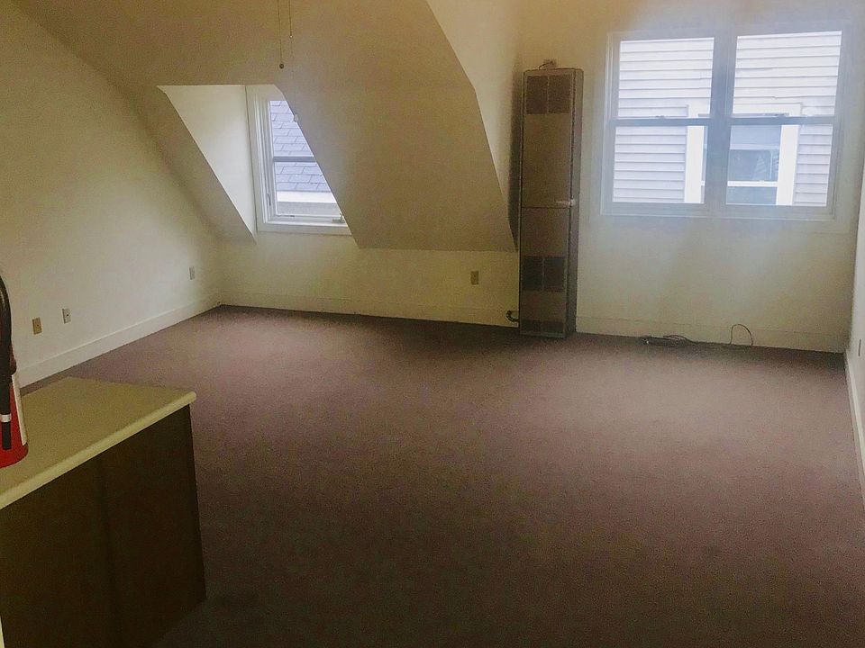 2nd image of 105 Hyde St APT 5