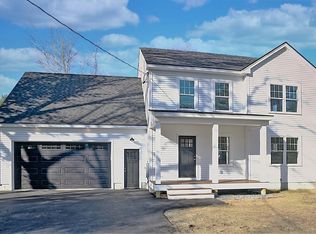 121 Ross Rd, Kennebunk, ME 04043