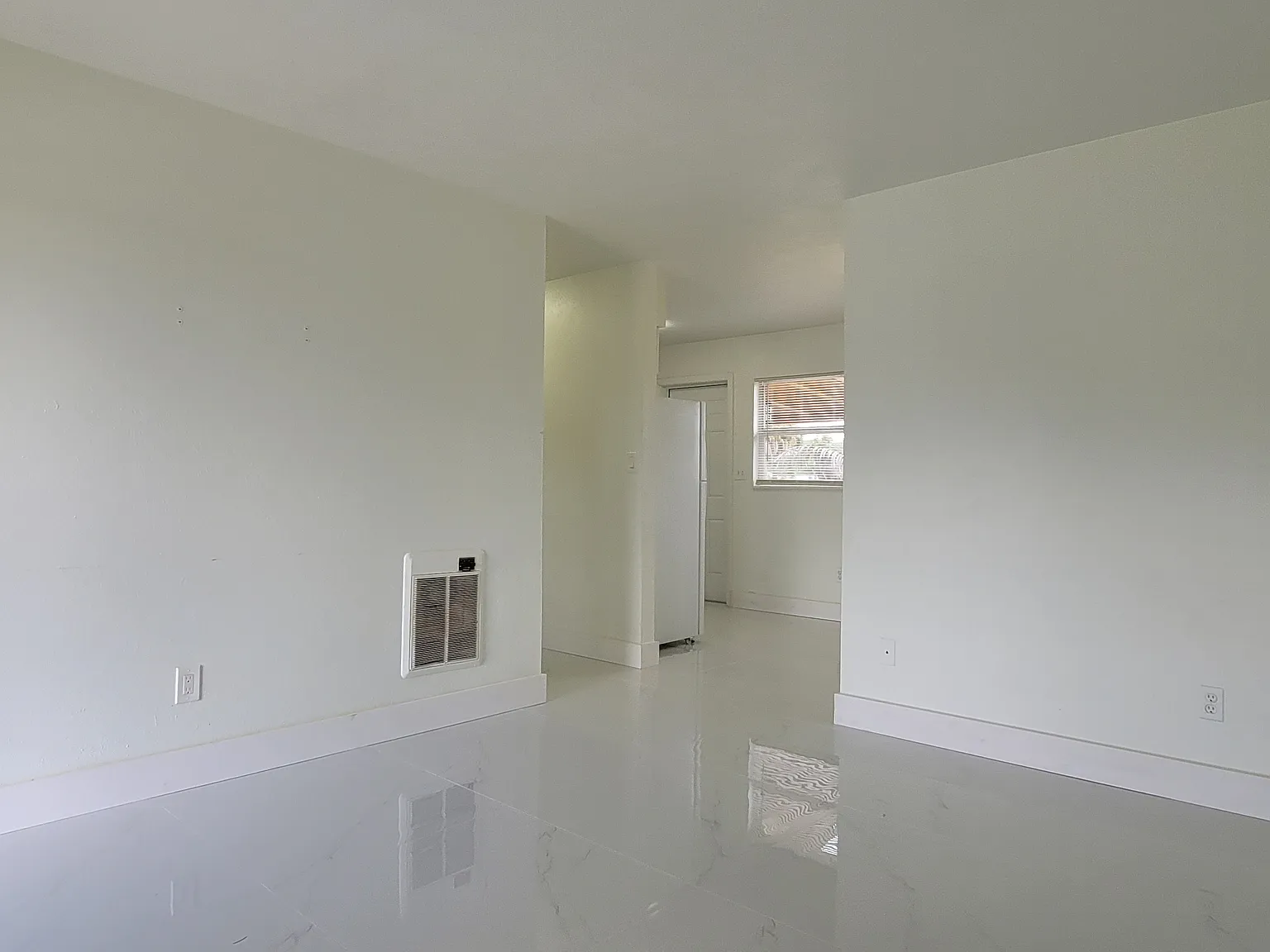 1 bed, 677 sqft, $1,150 — Photo 3