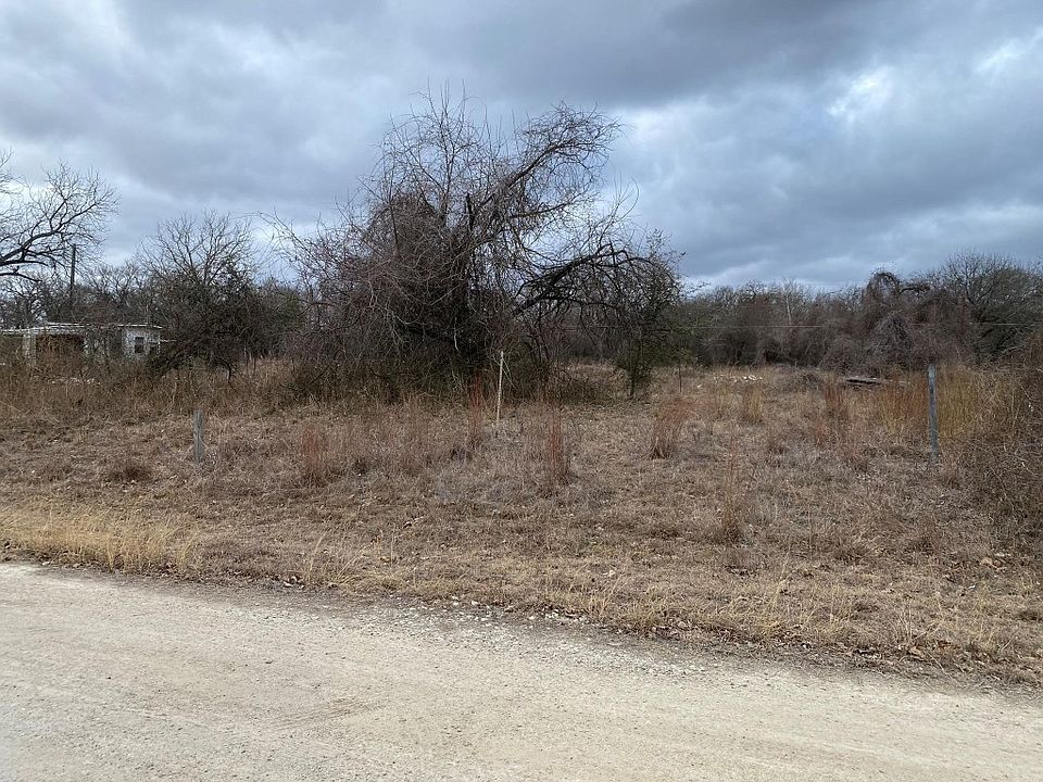 1st image of 2300 Woodcrest Trl