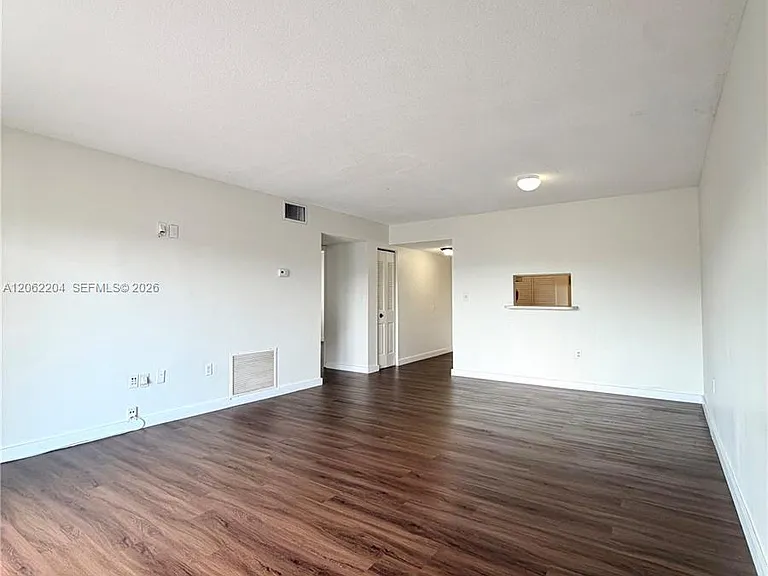 10431 N Kendall Dr #D314 — Photo 11