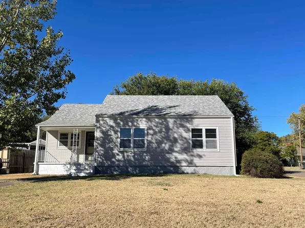 1540 N Kansas St, Russell, KS 67665