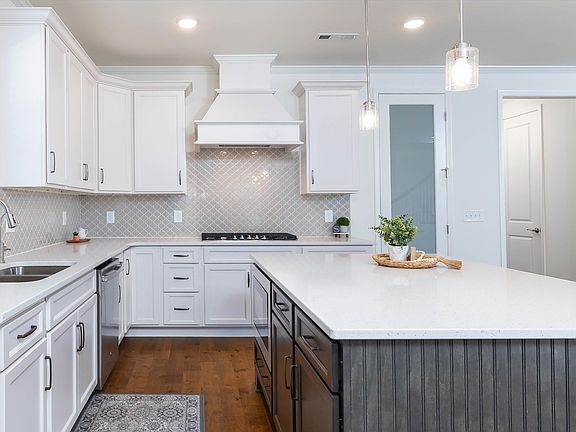 5th image of 4032 Lioncrest Ln