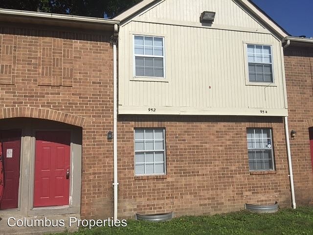 1st image of 952 Hidden Acres Ct