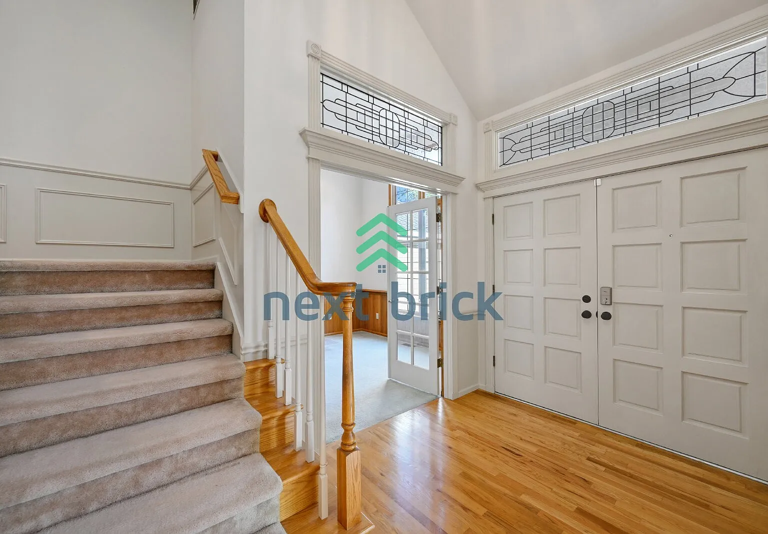 Prime Redmond Location | Spacious Home on a Quiet Cul-de-Sac — Photo 2