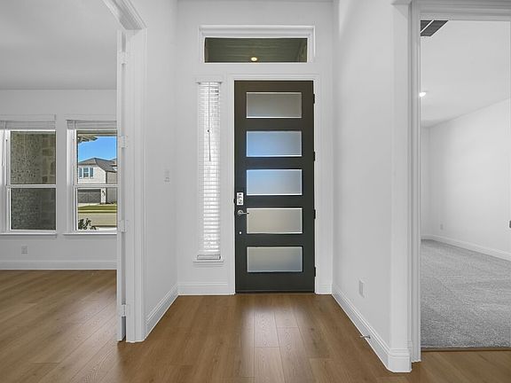 5th image of 415 Chatham Dr