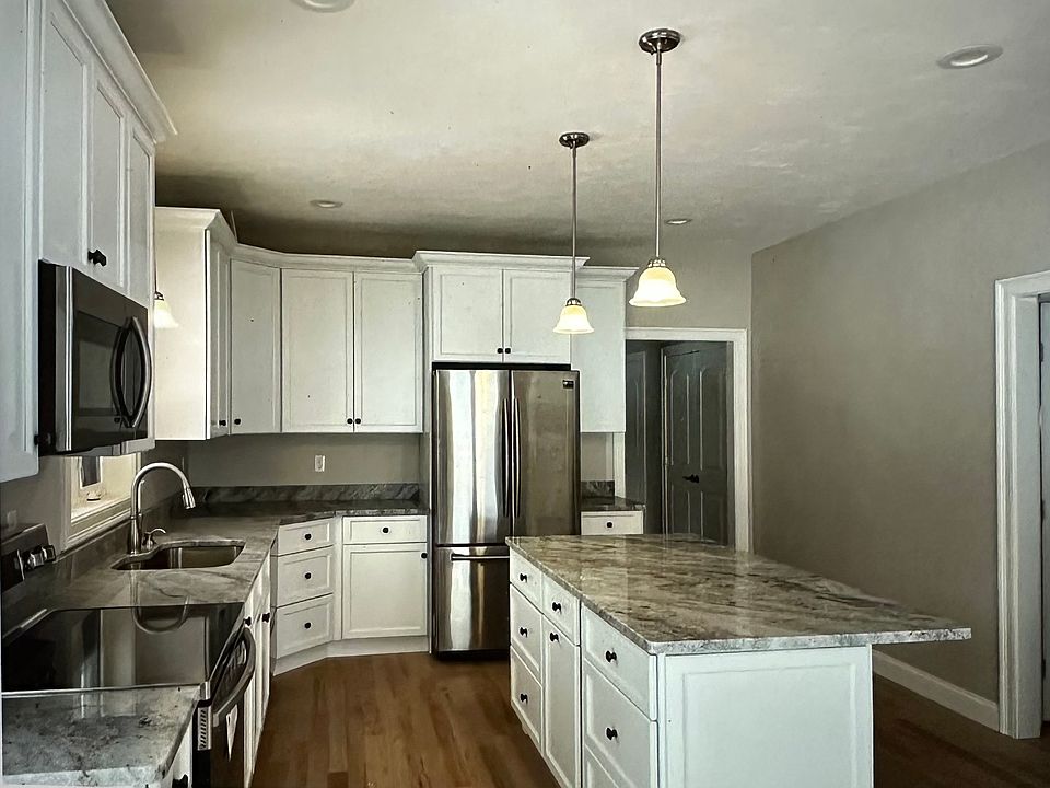 2nd image of 116 Beach St