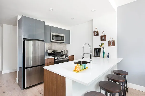 Rented by Living New York | media 12