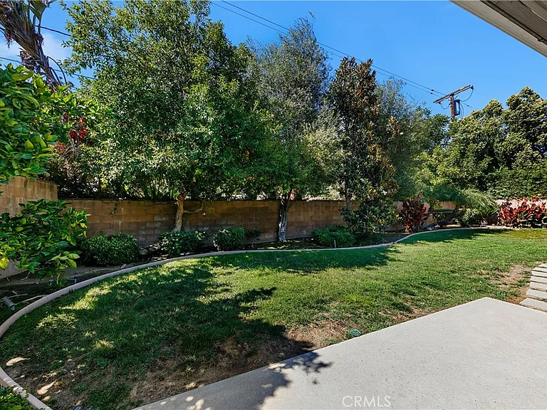 22951 Austin St — Photo 49