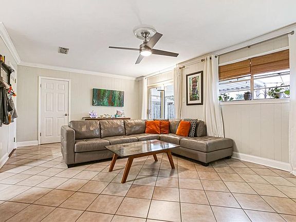 5th image of 3712 Kim St
