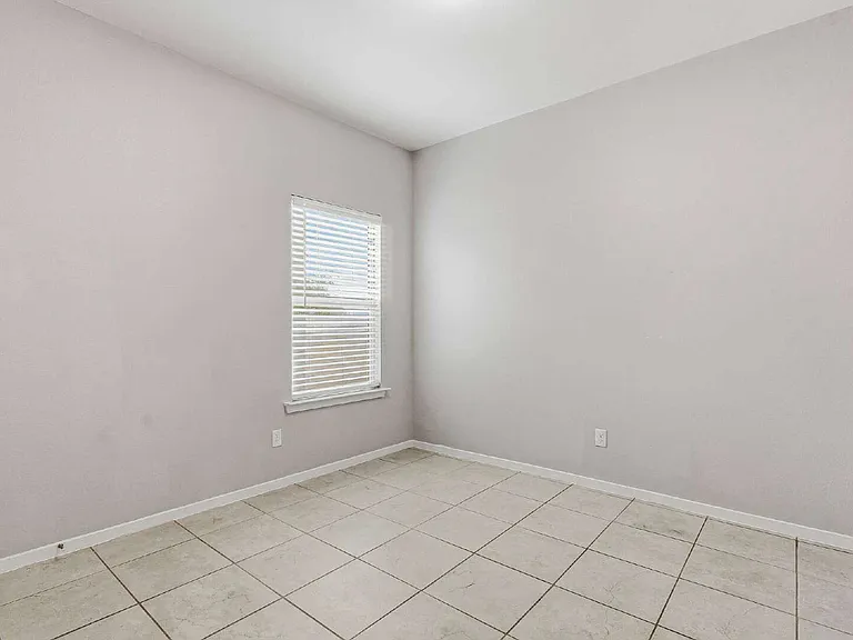 11500 Summer Dr #B — Photo 45