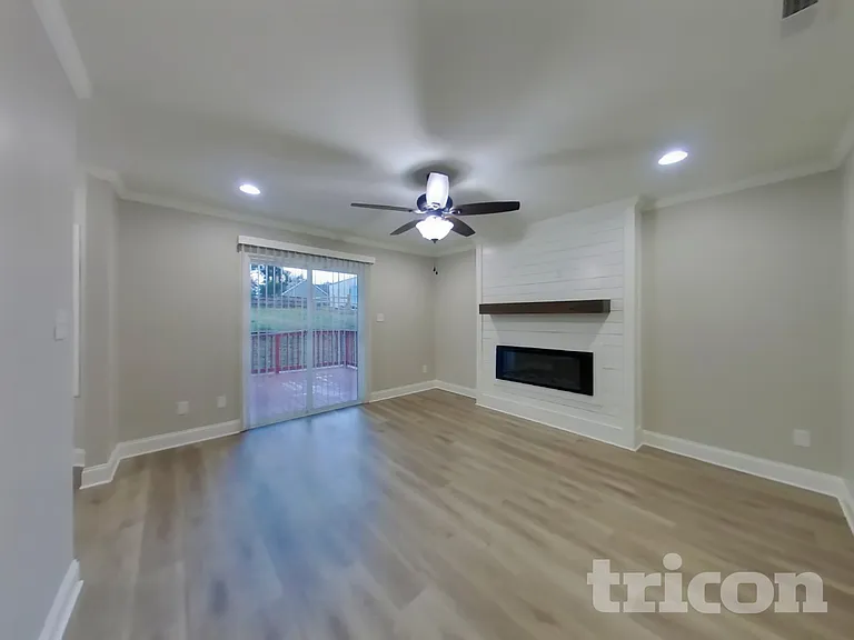 2501 Haybrook Ln — Photo 19