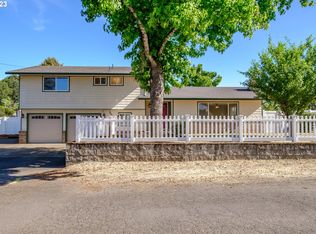 302 6th St, Amity, OR 97101