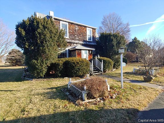 2nd image of 125 N Chestnut St