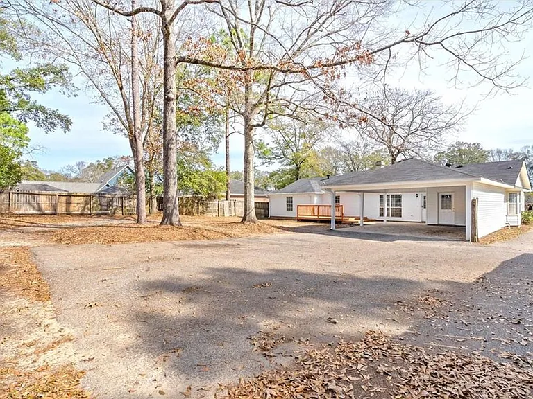 1240 Lynchburg Ct — Photo 24