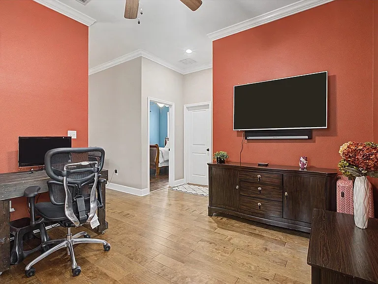 3078 Dickinson Dr — Photo 25