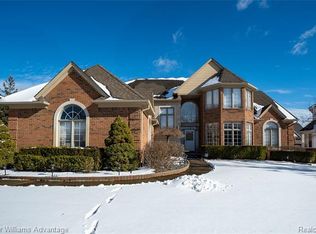 54412 Flamingo Dr, Shelby Township, MI