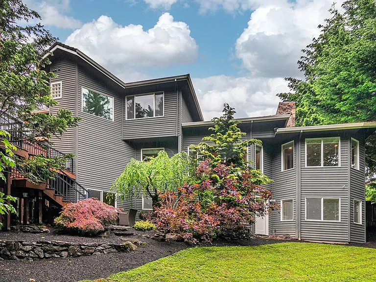 12404 NW Woodland Ct — Photo 31