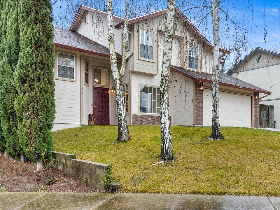 1st image of 255 Robles Drive