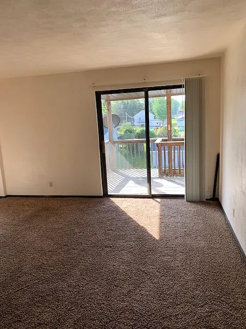 2 bed, 1200 sqft, $800 — Photo 3