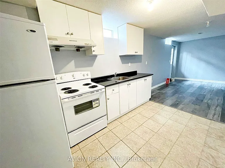 73 Harry Blaylock Dr #LOWER — Photo 4