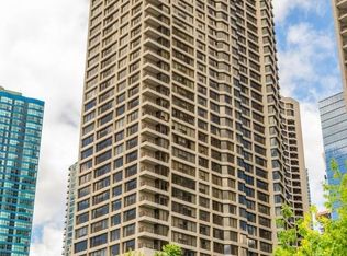 65 Harbour Sq #1805, Toronto, ON M5J2L4