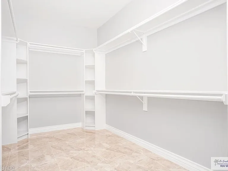 1434 W White Oak Dr — Photo 20