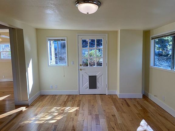 3rd image of 300 Sunnyside Ave