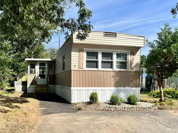 5 Lane #6, Coventry, RI 02816