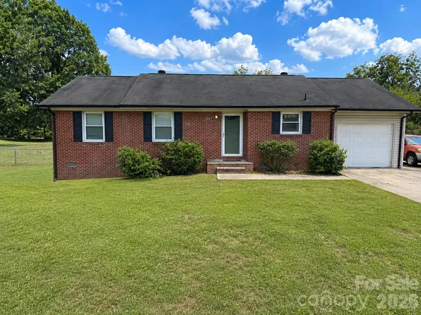 1507 Dallas Cherryville Hwy, Dallas, NC 28034