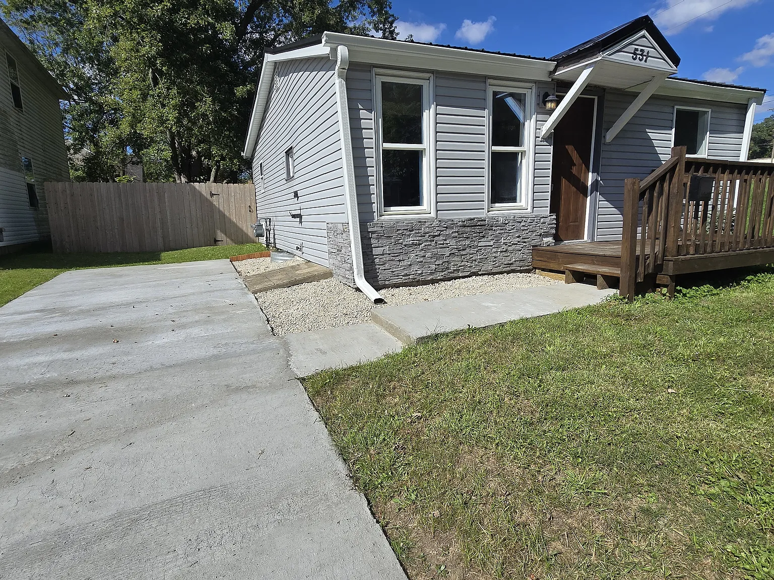 2 bed, 825 sqft, $950 — Photo 2