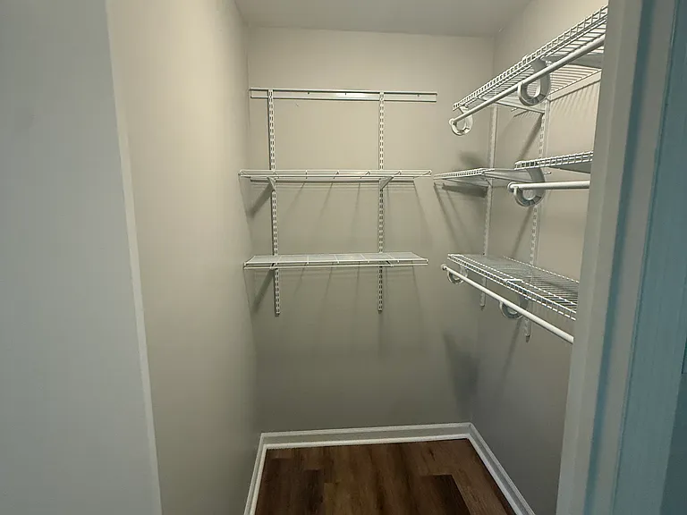 3325 Featherston Dr — Photo 7