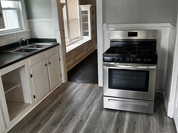 3rd image of 12975 Emerson Ave APT 1