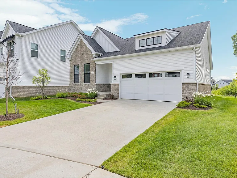 5636 Suffolk Ct — Photo 4