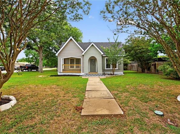 1001 N Banks St, Caldwell, TX 77836