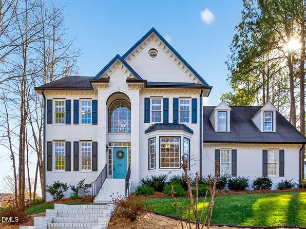 313 Crossway Ln, Holly Springs, NC 27540