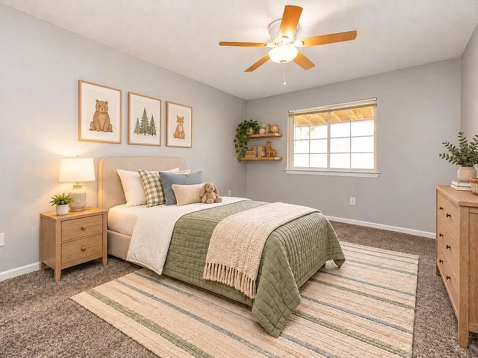 3 bed, 2.0 bath, 1352 sqft, $1,995 — Photo 3