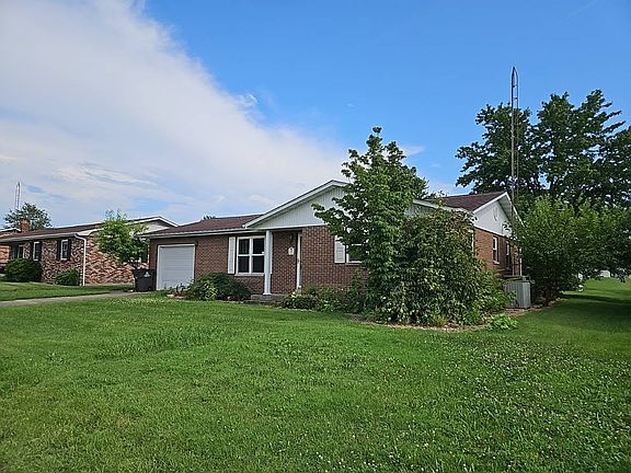2nd image of 1311 Drury Ln