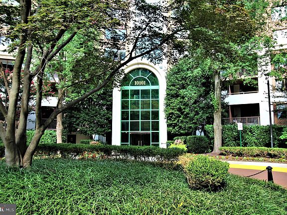 3rd image of 10101 Grosvenor Pl APT 620