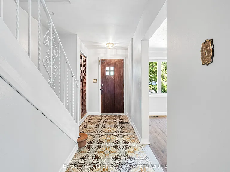 1402 Kilborn Ave — Photo 6