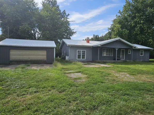 9429 N Depot St, Opdyke, IL 62872