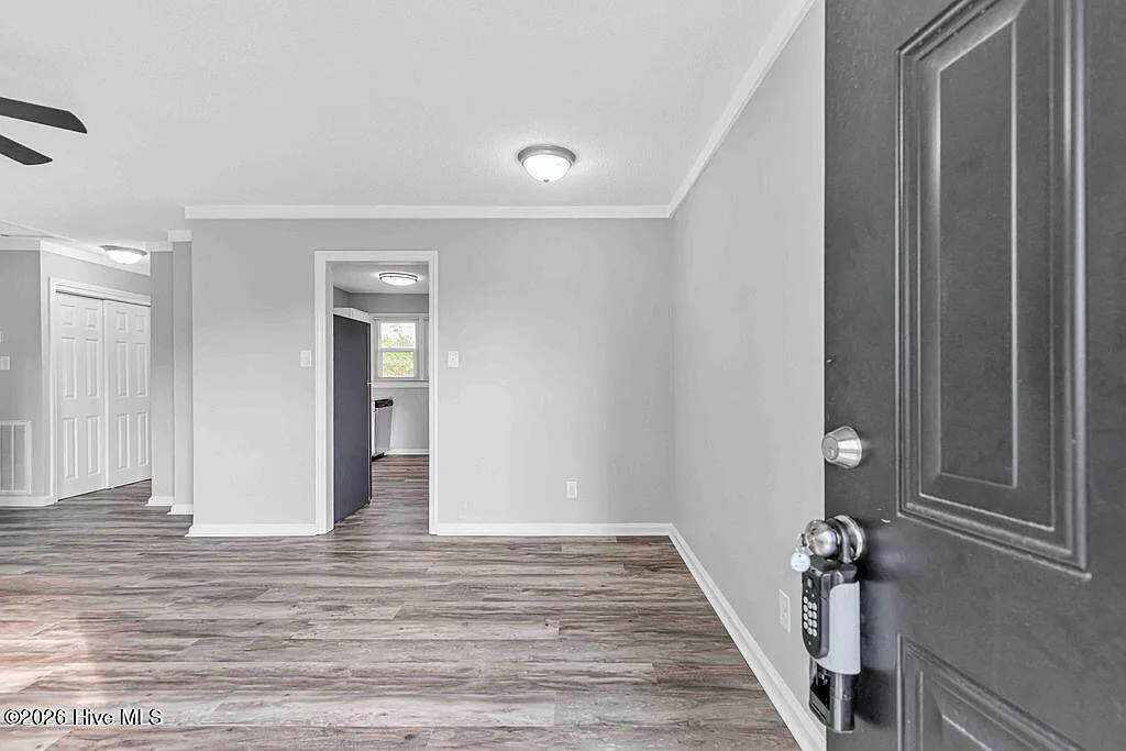 2 bed, 1.0 bath, 790 sqft, $950 — Photo 3